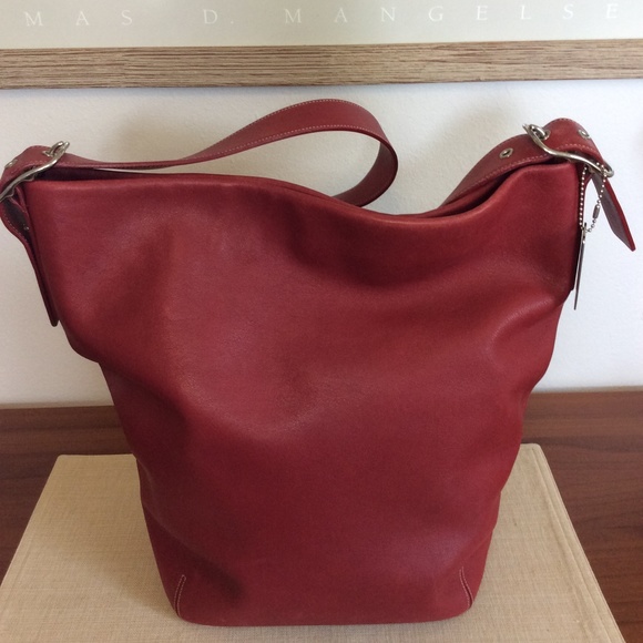 coach red duffle bag